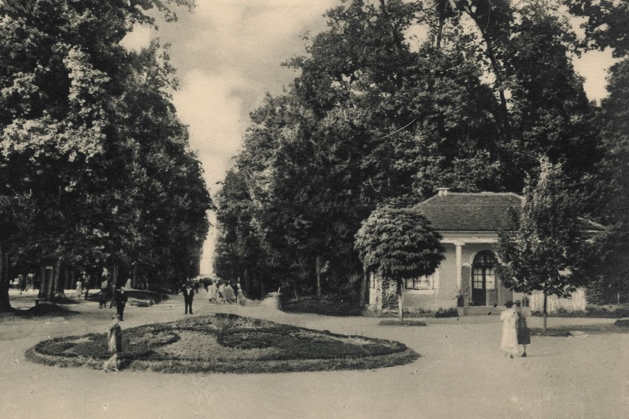 Park Maksimir oko 1930. godine, ulaz B